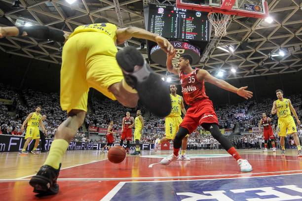 的表现吸引 的表现吸引