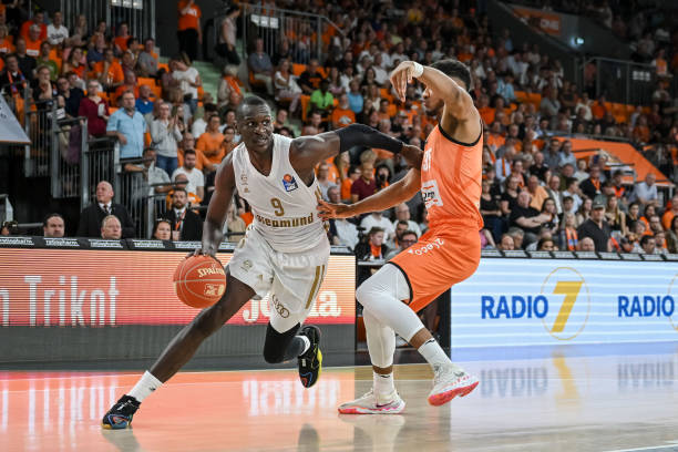 能帮助他找 能帮助他找